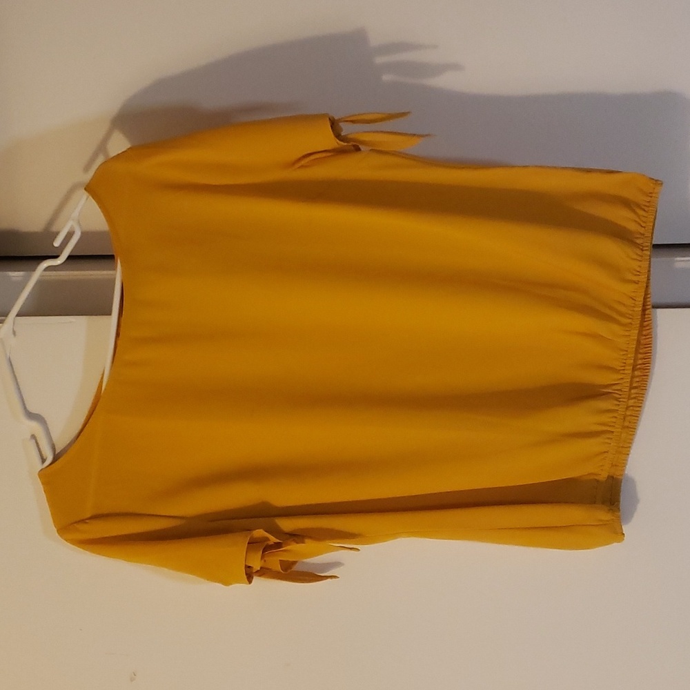 NY&C gold top, size L, nwt